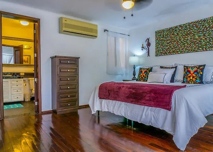 Royal Palms 3 *